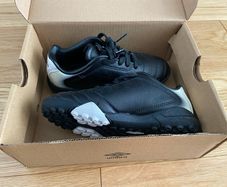 Umbro Calcio kids football shoes