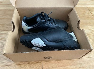 Umbro Calcio kids football shoes