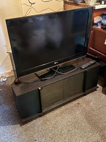 LG tv 32 inch with tv unit read full ad