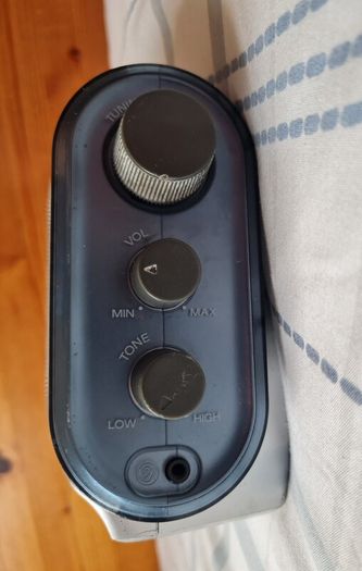 Sony ICF-704l radio player silver works perfectly in excellent condition