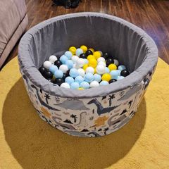 Ball pit