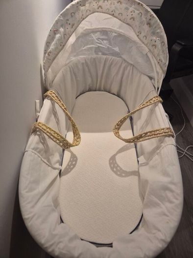 moses basket with clevamama mattress