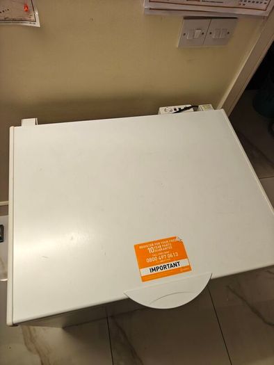 Indesit 202L Chest Freezer (Garage Safe / Fridge Mode)