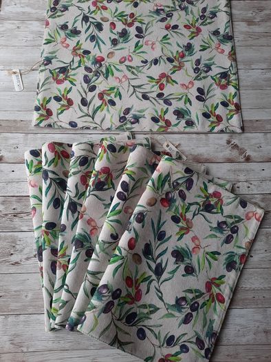 Table runner 30cm x 180cm / Placemats/Coasters