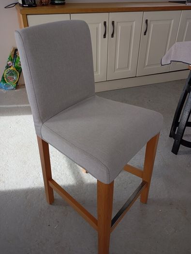 bar stool