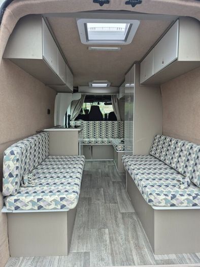 191 Renault Master Camper