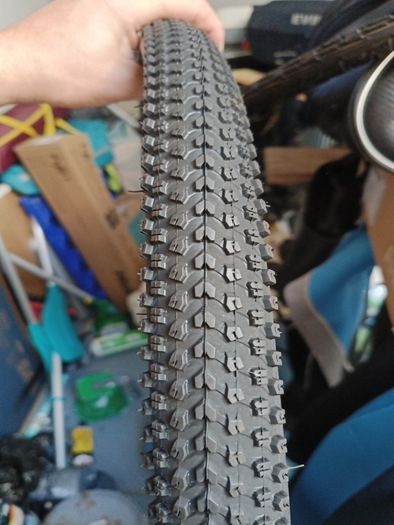 bicycle tire