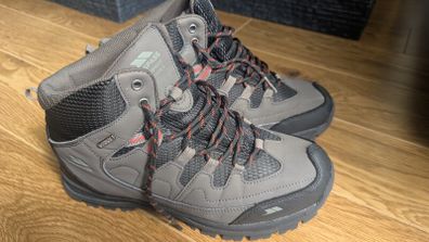 waterproof trekking boots