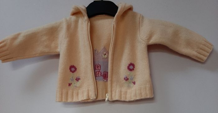 baby jacket  80% lambswool hood 3/6mths