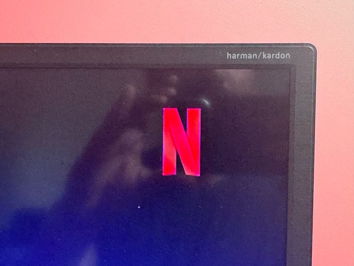 55" Sharp 4K 55BJl + Mi Box + Ambient lighting