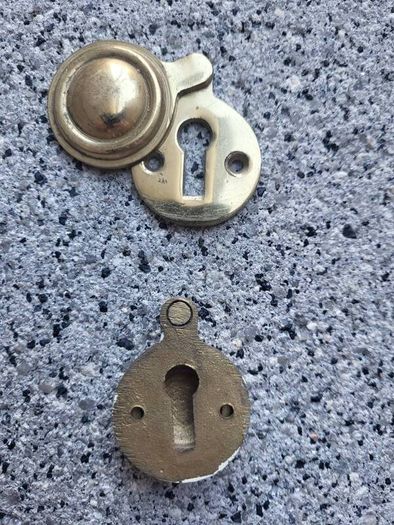 Key Hole Plates