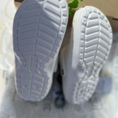 crocs white lined