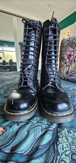 Dr. Marten 14 hole, size 11