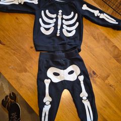 Boys Halloween tracksuit age 2-3