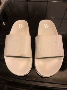 Mens river island flip flops size 7 like new