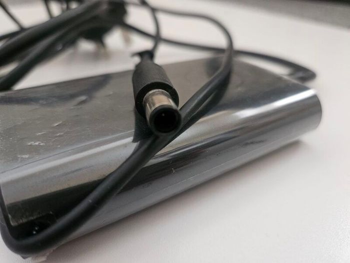 Genuine Dell 65W Laptop Charger / Power Adapter (LA65NM130)