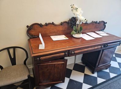 Hall table