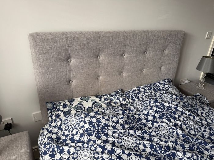 King size bed 5f including bedside tables