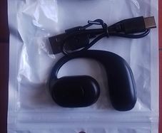 new Bluetooth earphone.never fall off.