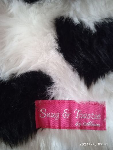 Snug and toastie hot water bottle