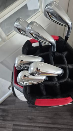 Mizuno JPX 923 Hot Metal irons and Sirxon Bag