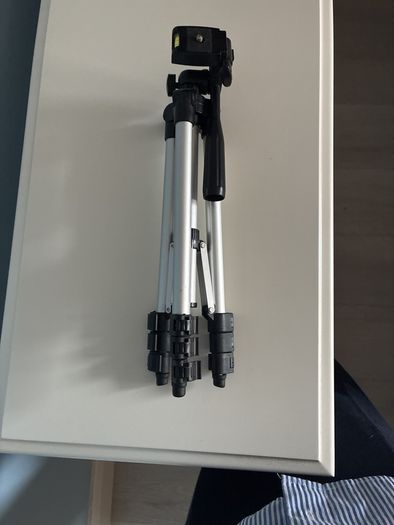 Camera tripod