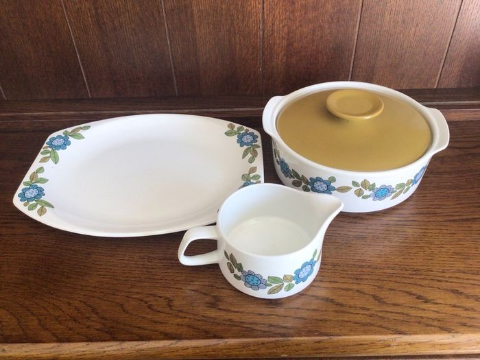 Retro Vintage J&G Meakin Studio pottery meatplate covered veg dish and gravy boat