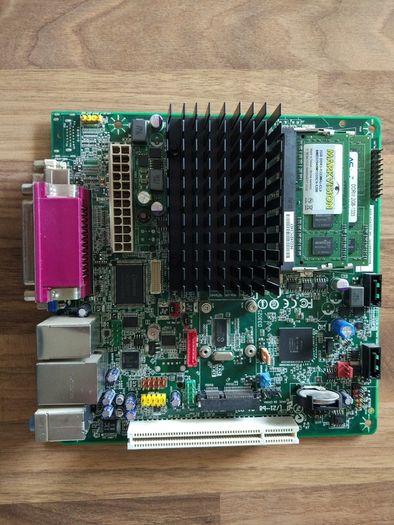 Intel Atom dual-core D525 Mini-Itx 4Gb ram ddr3 BOXD525MW