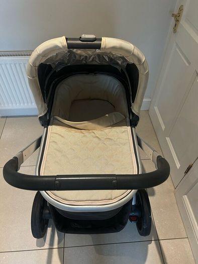 Travel system- baby
