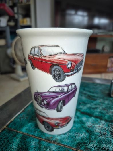 Beaker with lovely car displays