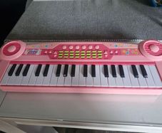 Girls electronic keyboard