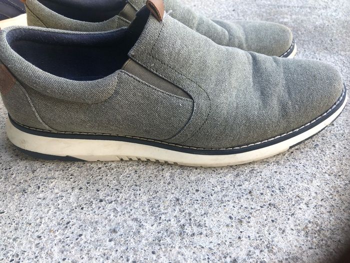 Hush puppies shoes sized 11