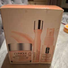 Clinique Travel exclusive moisture surge set