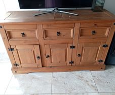 sideboard