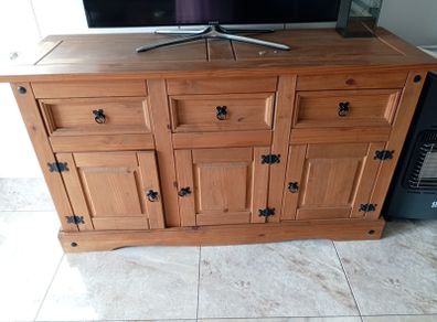 sideboard
