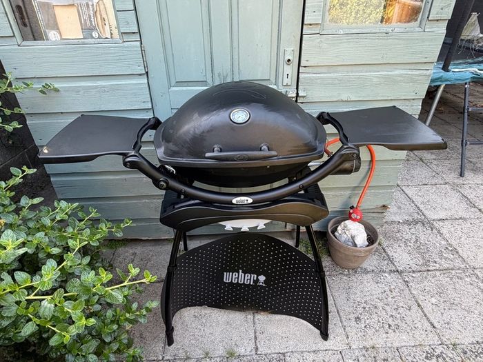 Weber Q2200 bbq