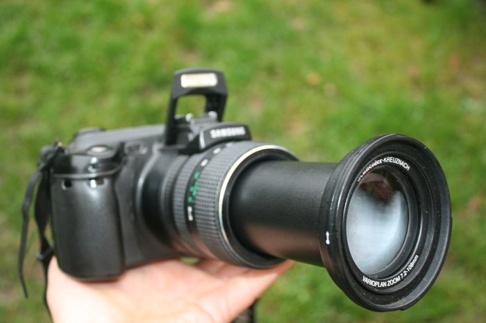 SAMSUNG PRO 815 Digital Bridge Camera, Like dslr with Accessories, Working condition