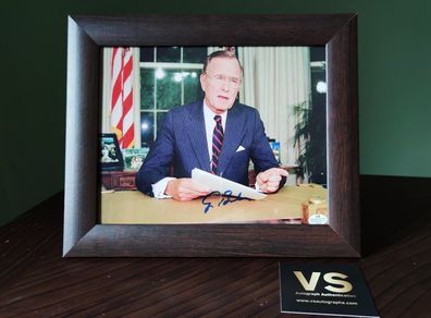 Signed Photo USA President George H.W.Bush .