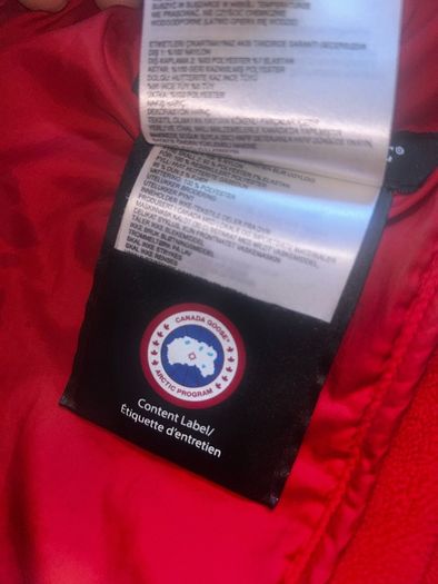 Red Canada Goose Gillet + Dsqaured Cap