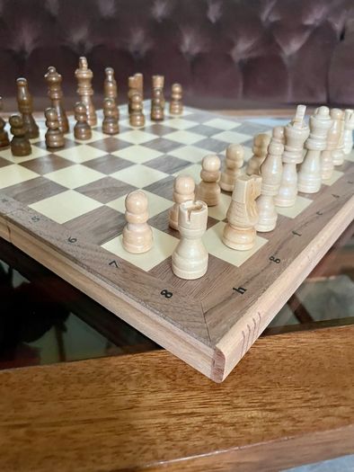 Vintage Style Marquetry Inlaid Folding Wooden Chess Checkers Draughts Pop Board Chess Pieces & Counters