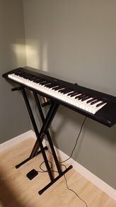 Yamaha Piaggero NP-32 Digital Piano + Stand and Pedal