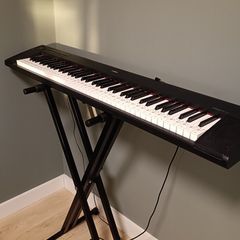 Yamaha Piaggero NP-32 Digital Piano + Stand and Pedal