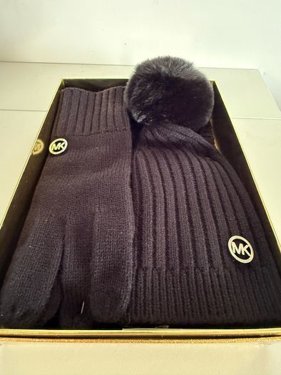 Michael kors scarf hat and gloves