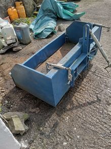 Tractor transport box