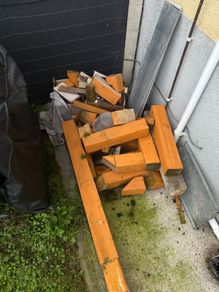scrap wood / timber offcuts.