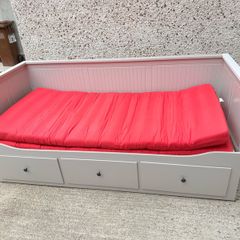 Day bed