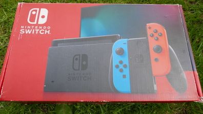 Nintendo Switch Console, 32GB HAC-001-01 + Neon Red/Blue Joy-Con, Charging Dock, Charger, Game Boxed