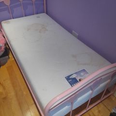 Kids bed