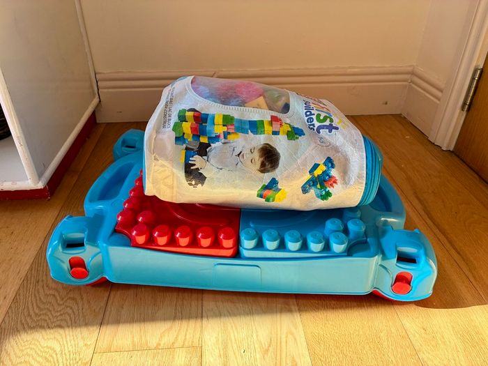 Duplo table and blocks