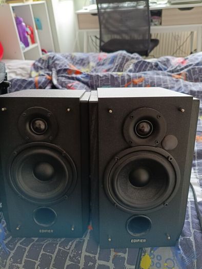 Edifier R1700BT
